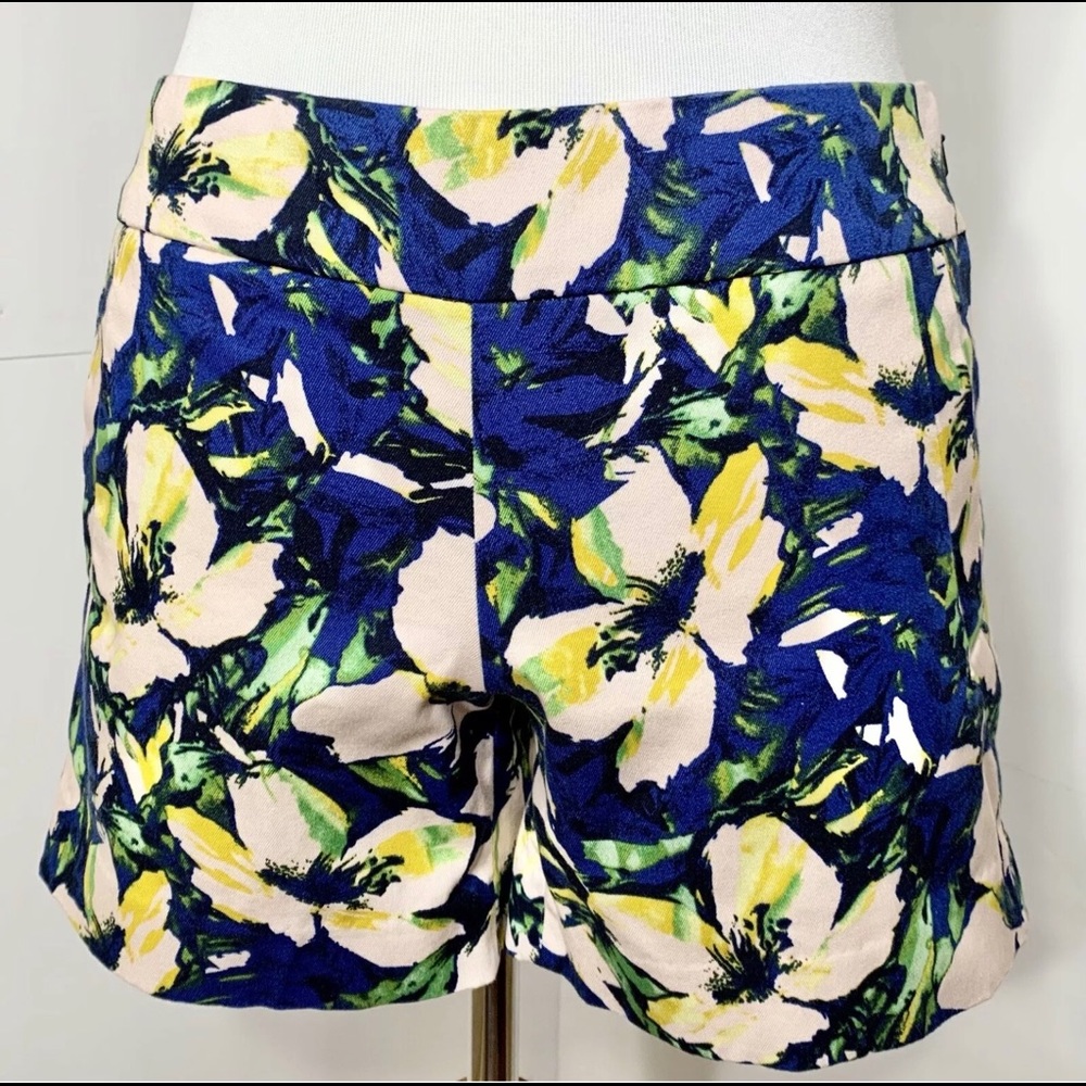 J CREW FLORAL SHORT SHORTS SIZE 6 MID REISE